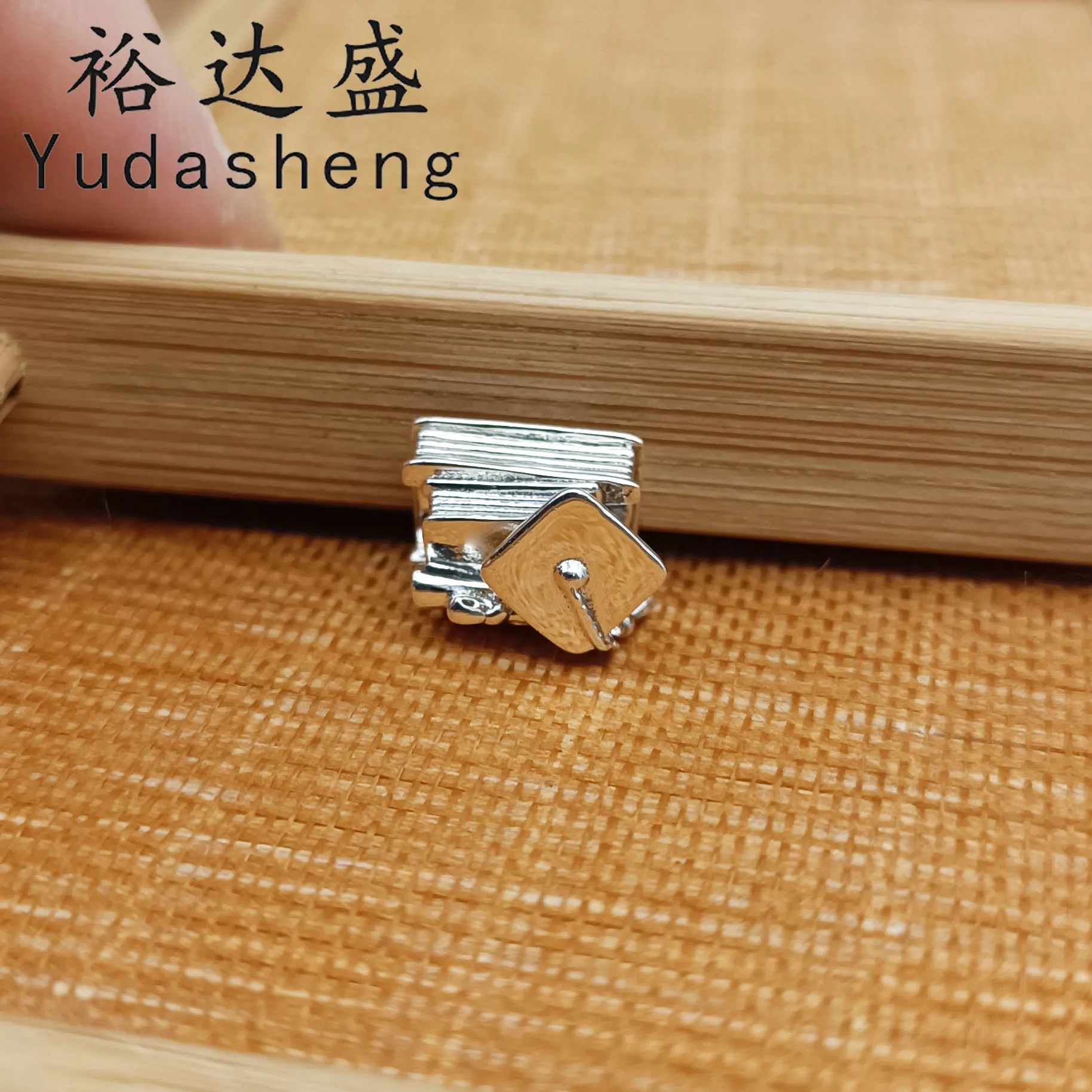 

Mother's Day Gift 2022 Graduation Charm Beaded High Quality Jewelry