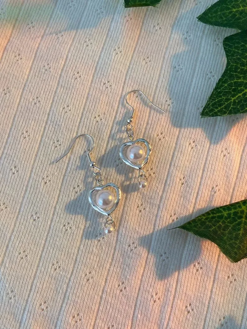 

Silver Pearl Heart Dangle Drop Earrings,Delicate women's jewelry, gifts