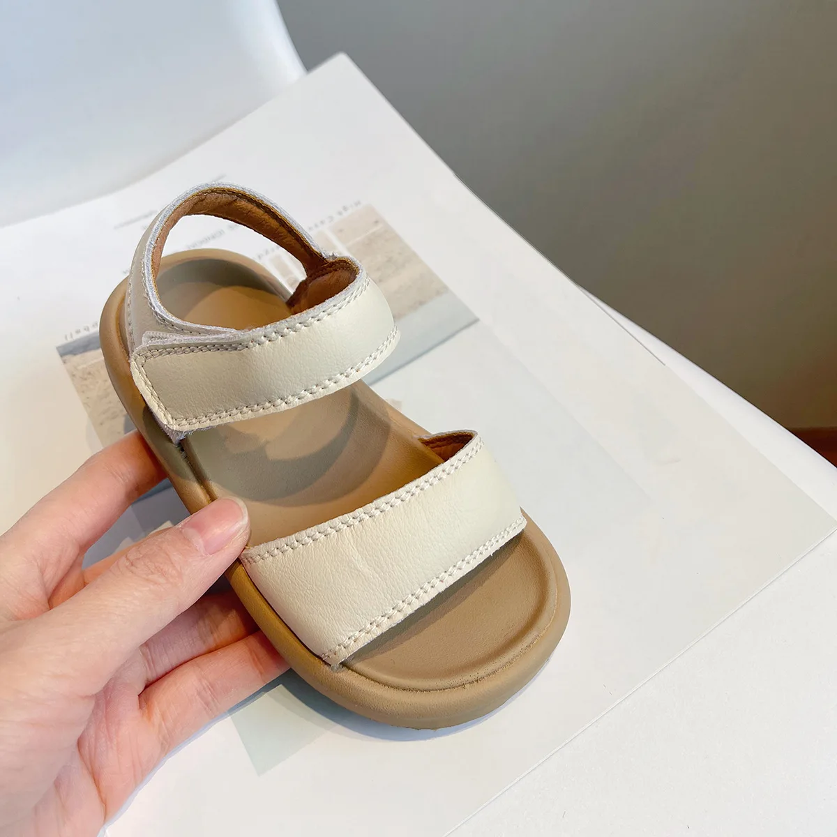 

Сандалии детские из натуральной кожи с открытым носком