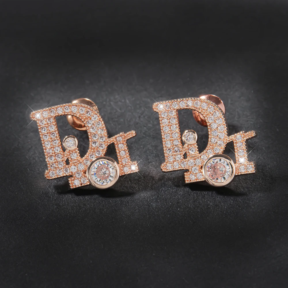 

Серьги женские из серебра 925 пробы с бриллиантами