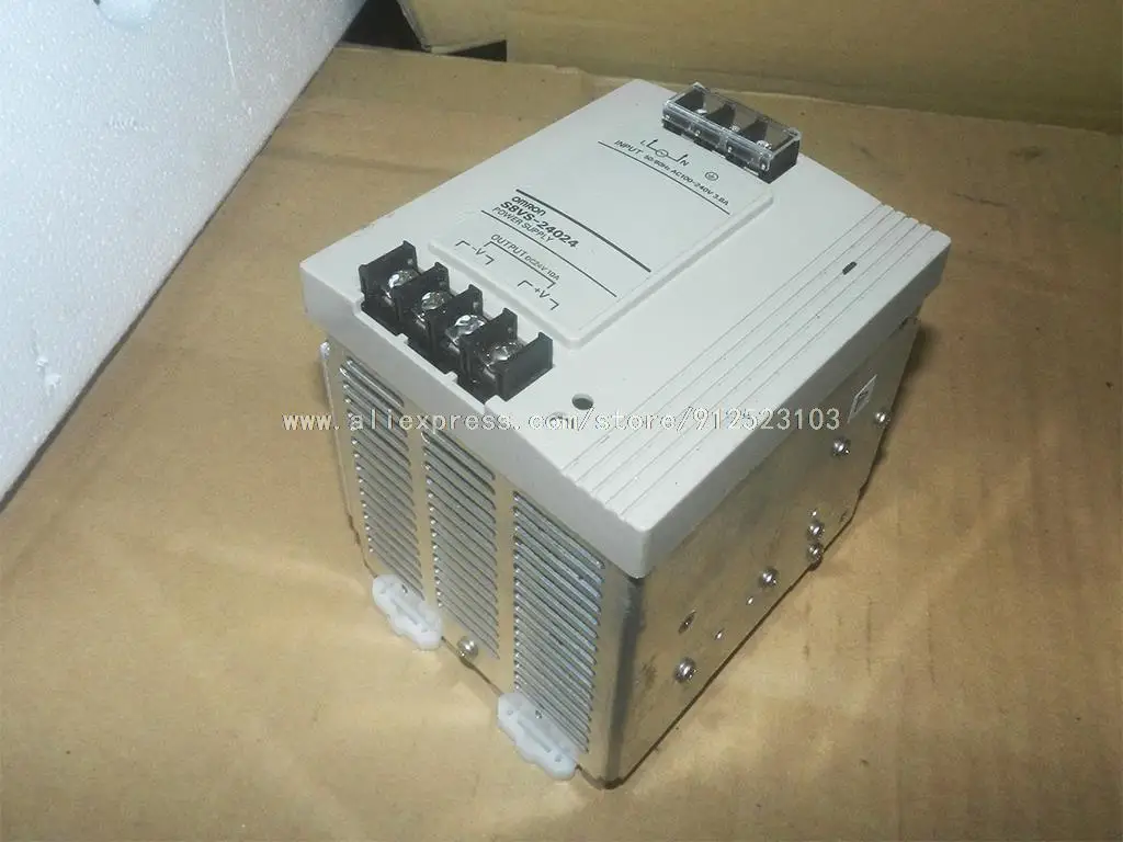 

NEW Omron S8VS-24024 S8VS24024 switching power supply free shipping