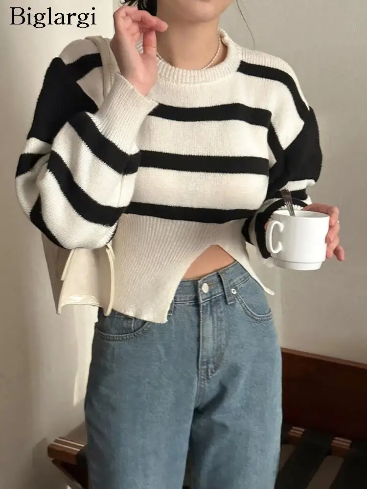 

Knitted Autumn Tops Women Striped Print Fashion Split Ladies Cropped Tops Korea Style Casual Long Sleeve Woman Top 2023
