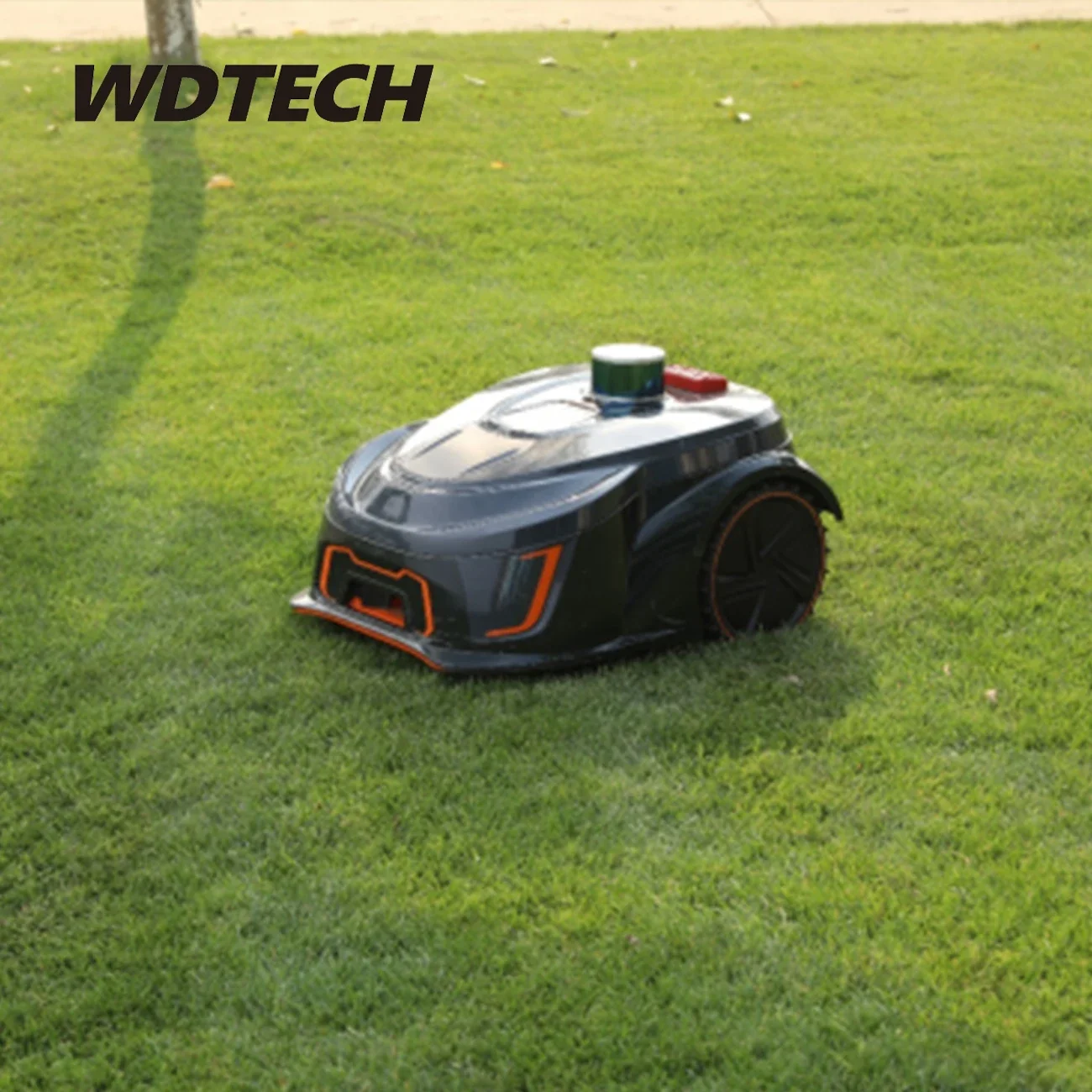 Держите газонное pristine с роботом для резки травы M28E.