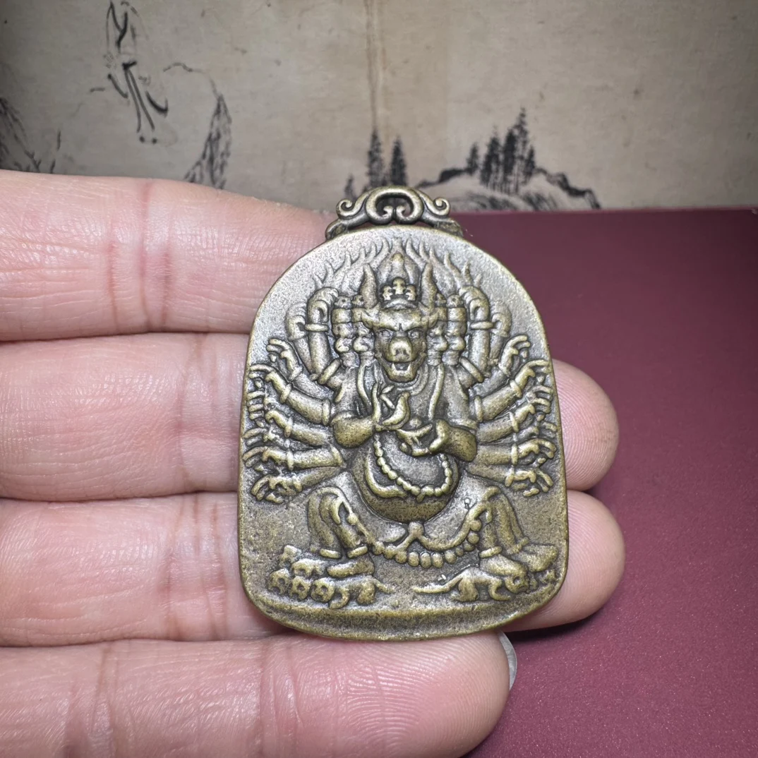 

Латунный кулон Ваджрапани