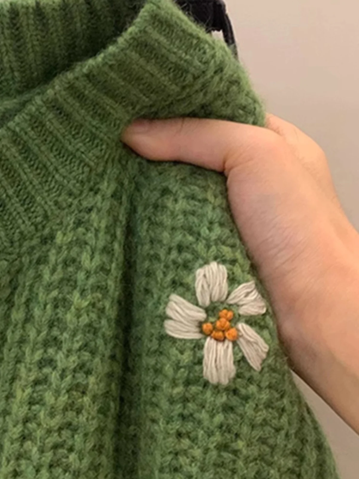 Retro Green Flower Embroidery Pullover Sweater Women Autumn and Winter Design Soft Glutinous Idle Sle Puyuan Fleece Knit