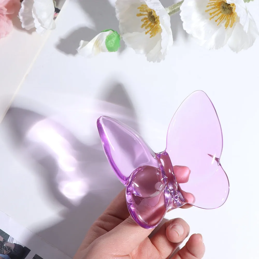 

Многоцветные хрустальные фигурки бабочек