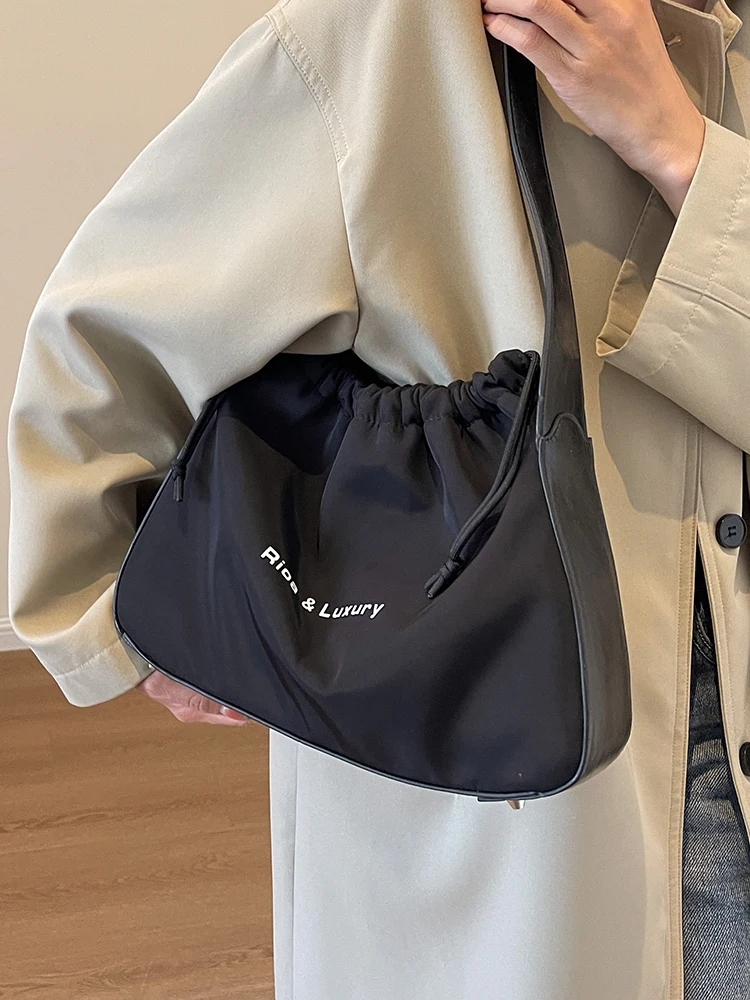 Летняя текстурированная нейлоновая маленькая женская сумка 2023 новая модная в