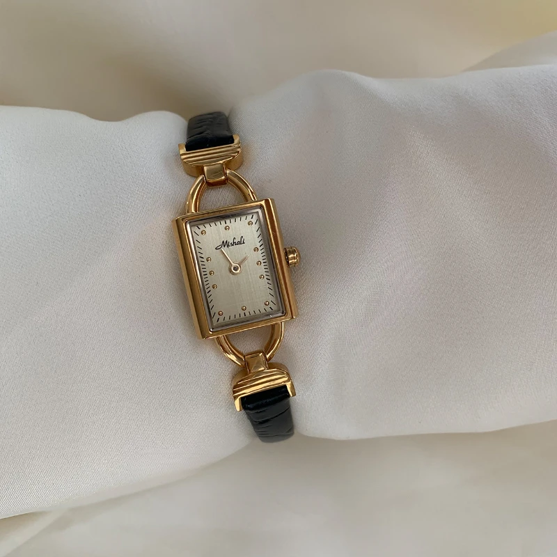 Модные темпераментные винтажные простые кварцевые часы для пожилых женщин