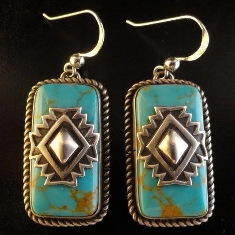 

Vintage Carved Diamond Pattern Embedded Turquoise Silver Earrings Bohemian Silver Plated Women's Party Gift Jewelry