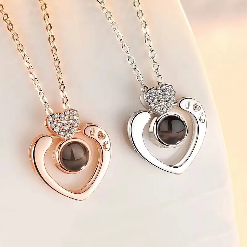 Рисунок 3 - Ожерелье HIYONG с проекцией текста на заказ