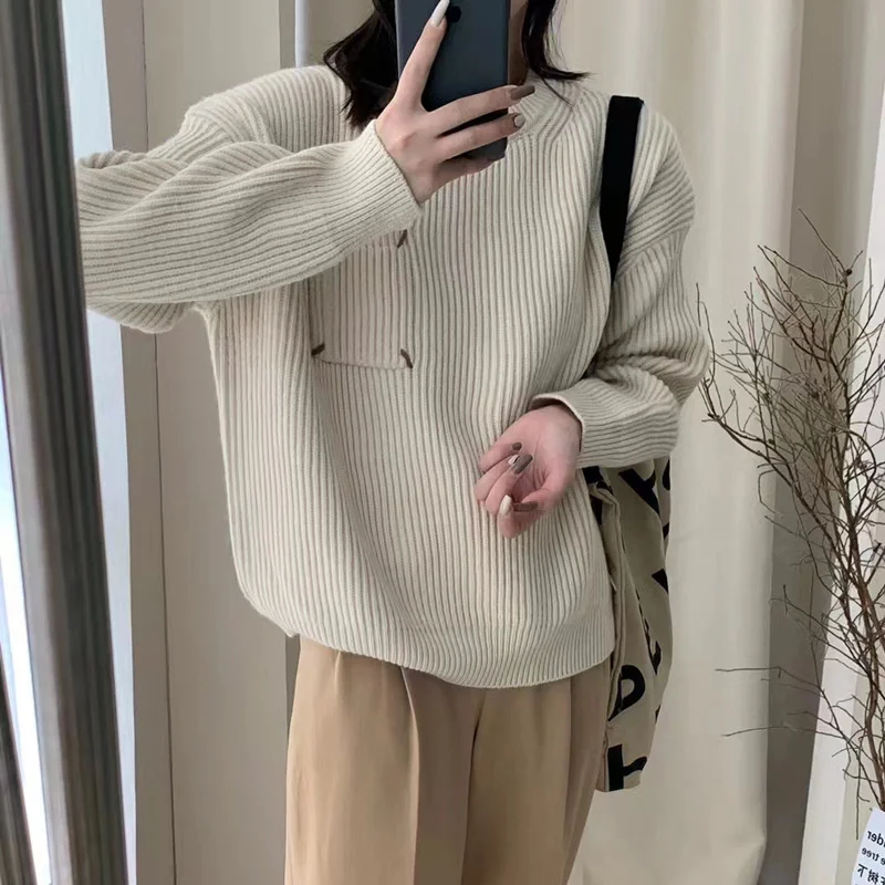 

Корейский мягкий пуловер с карманами и вышивкой женский свитер Новинка 2022 осень и зима свободный Универсальный мягкий восковой трикотажны...