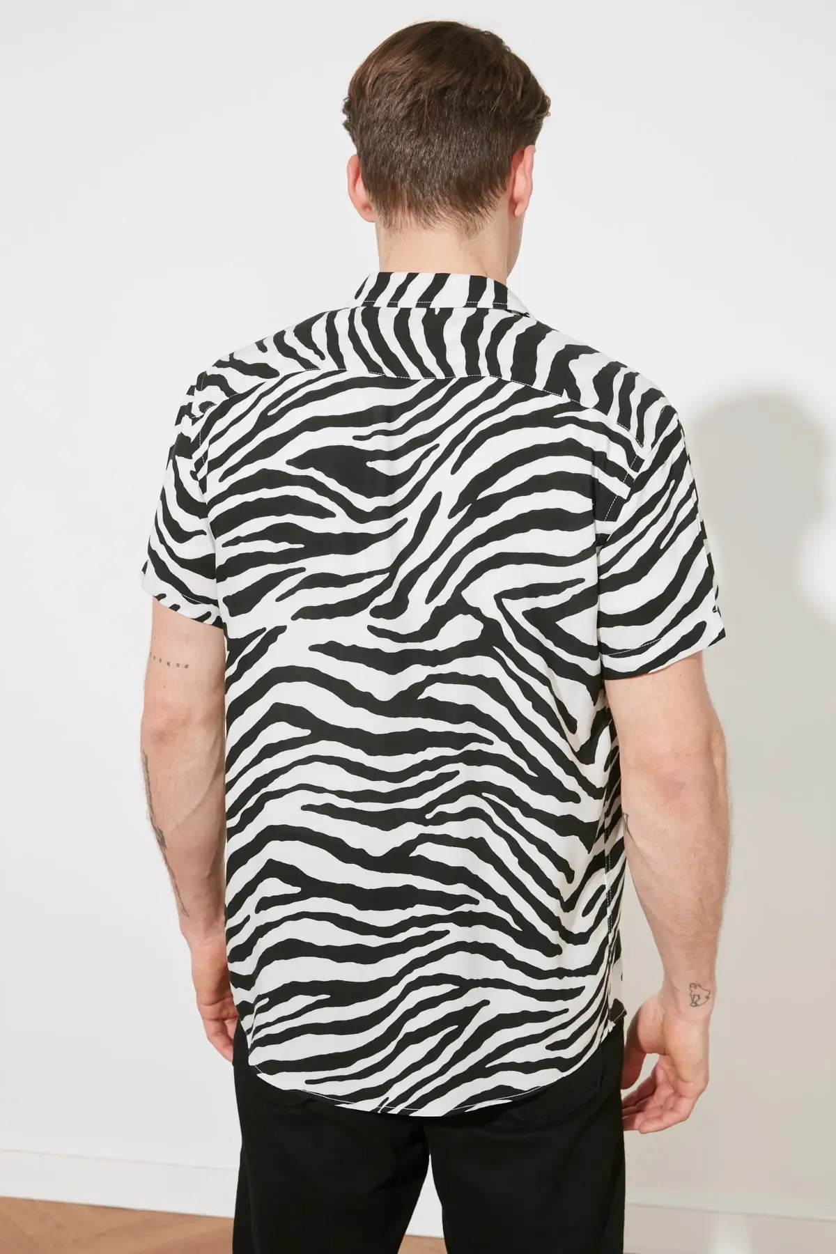 

Trendyol Men 'S Regular Fit Shirt Collar Short Sleeve Shirt TMNSS21GO1020