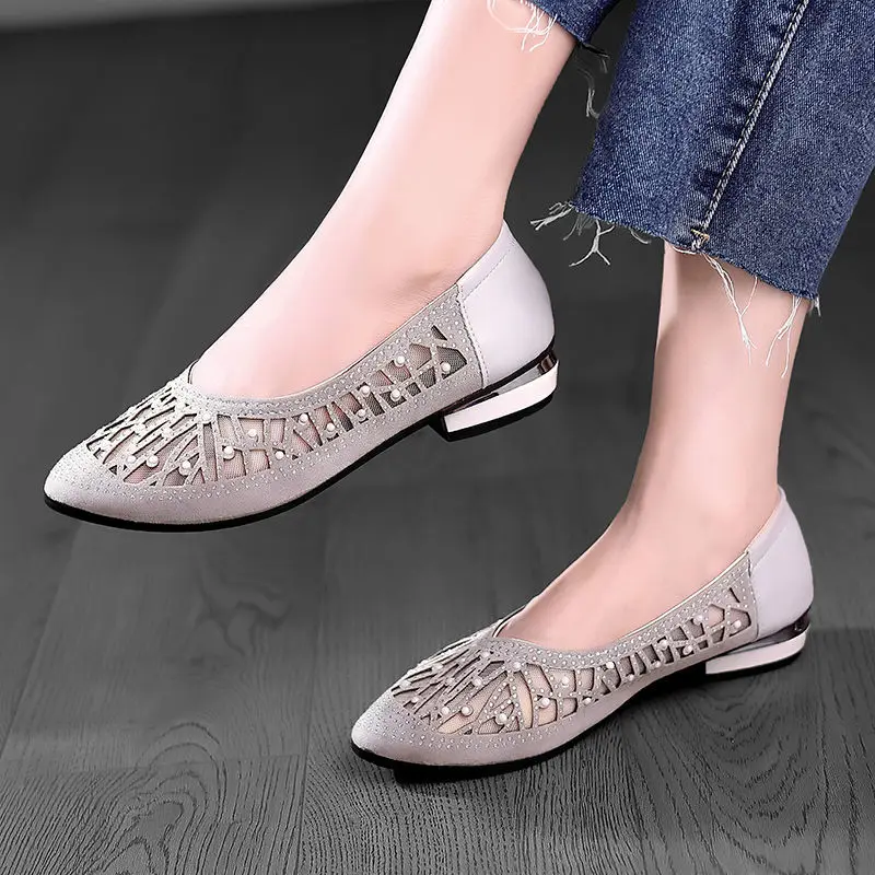 

2022 Summer Women's Transparent Shoes Female Breathable Mesh Sandals Woman Party Sequins Low Heels Women Silver Big Size Sandals
