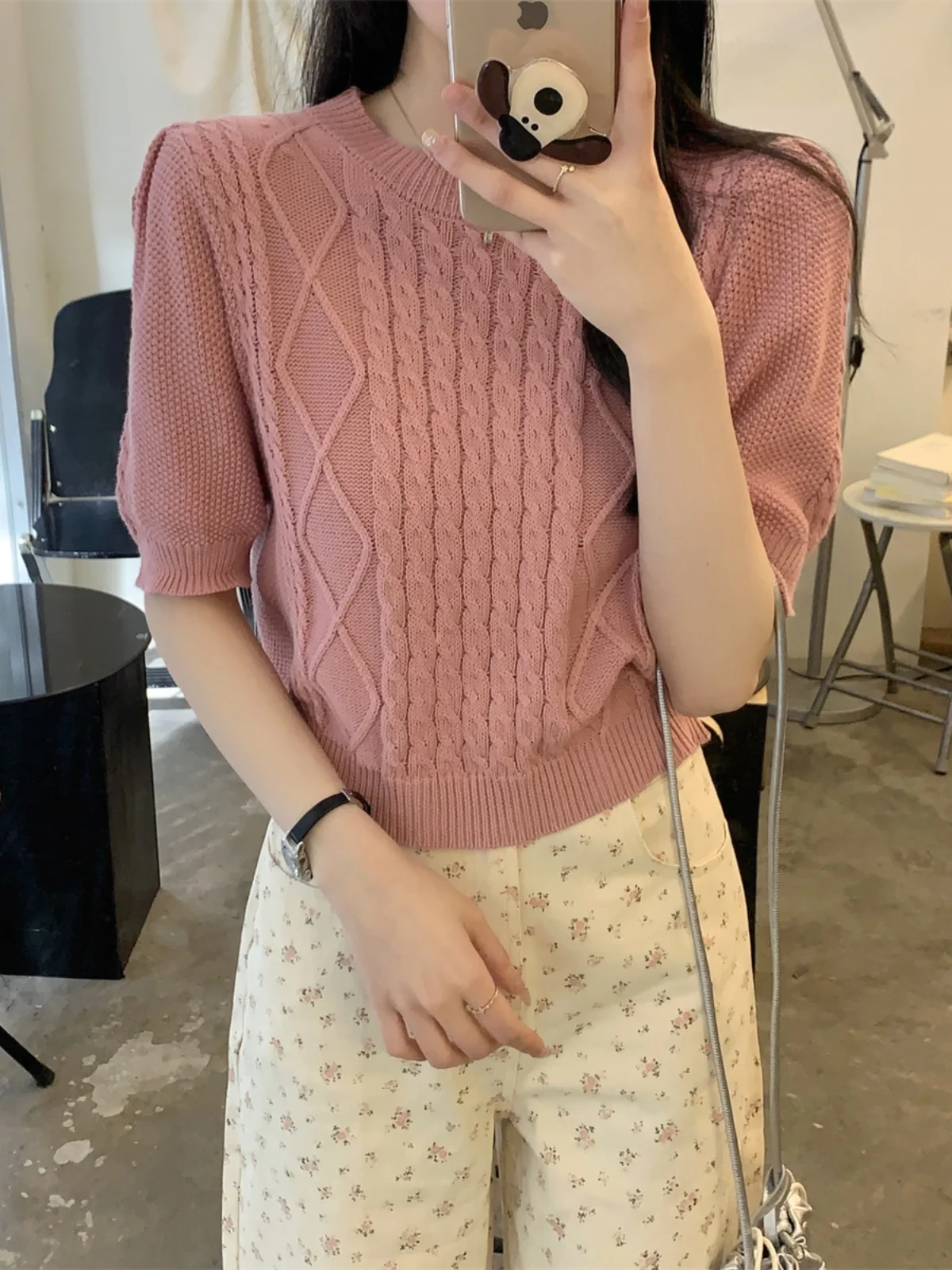 Женский трикотажный топ с коротким рукавом и круглым вырезом