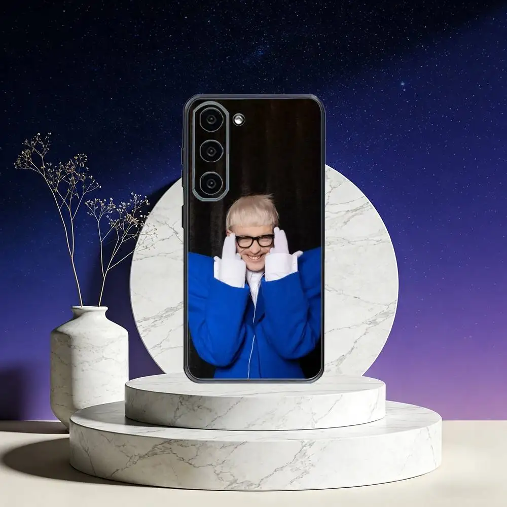 Фото Чехол для телефона Singer J-Joost K-Kleins для Samsung Galaxy A73, A72, A71, A70, A53, A52, A51 и других моделей, мягкий черный чехол. №4