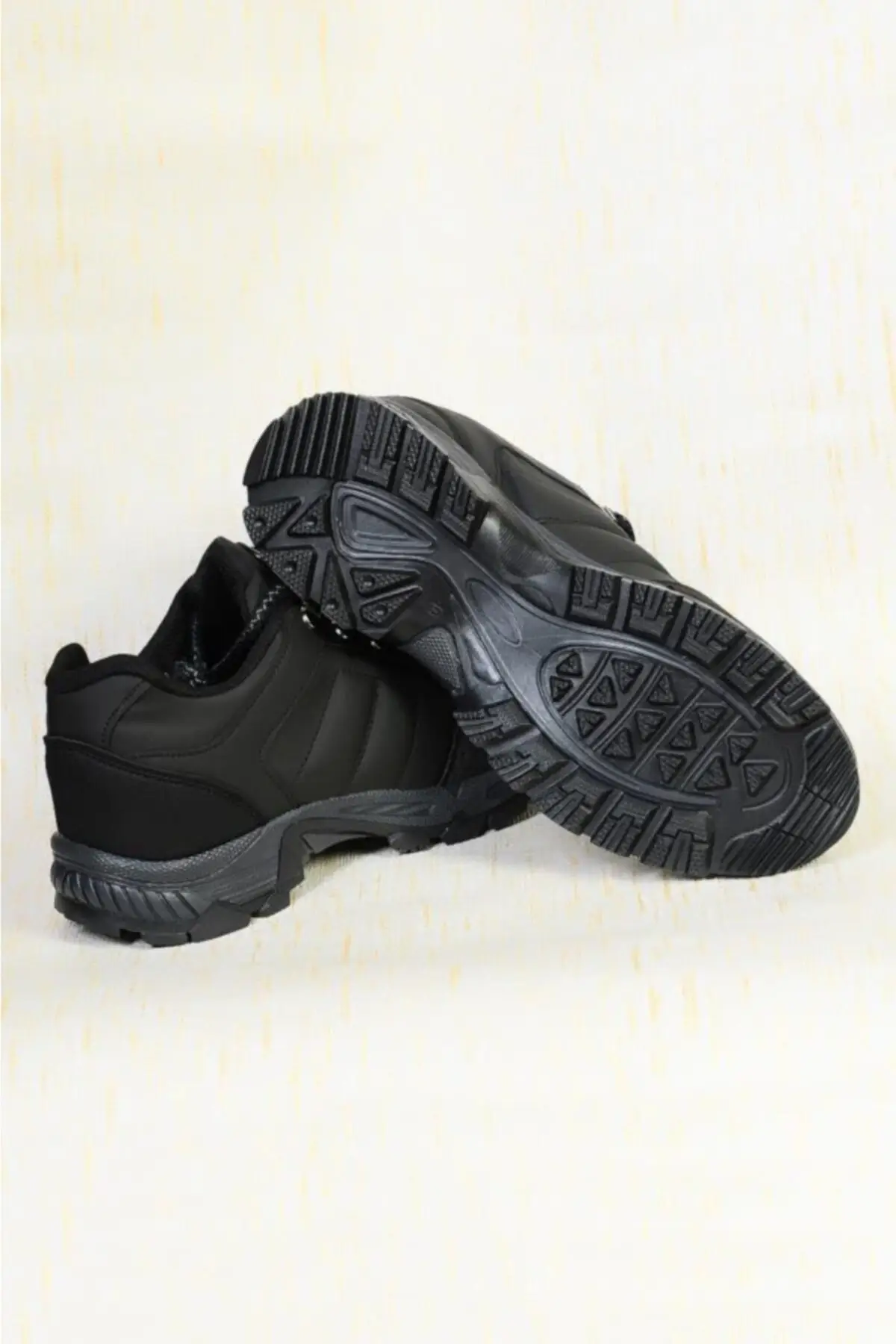 

Men Sport Footwear Black Outdoor Trekking Walking RJ Breathable Sneakers Lightweight Trainers Vulcanize Shoes Comfort Cool