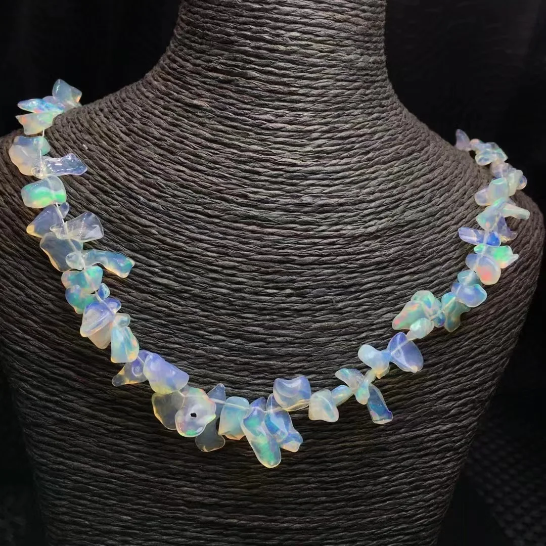 Единица цельнокроеная с серебряной пряжкой 925 пробы природный Радужный опал