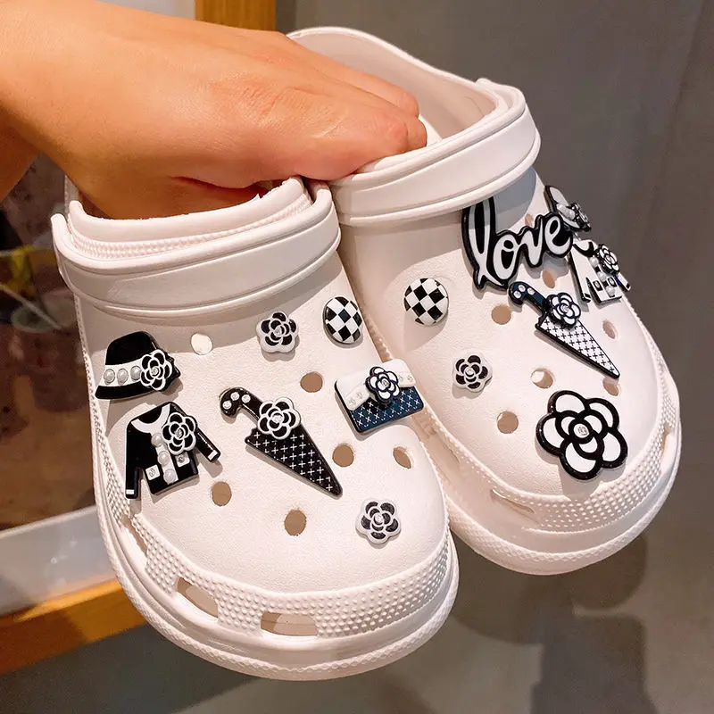 

Роскошные подвески для Crocs Сделай Сам кожаный медведь Камелия КРОК Подвески дизайнерское украшение для сабо сандалии прекрасные аксессуар...