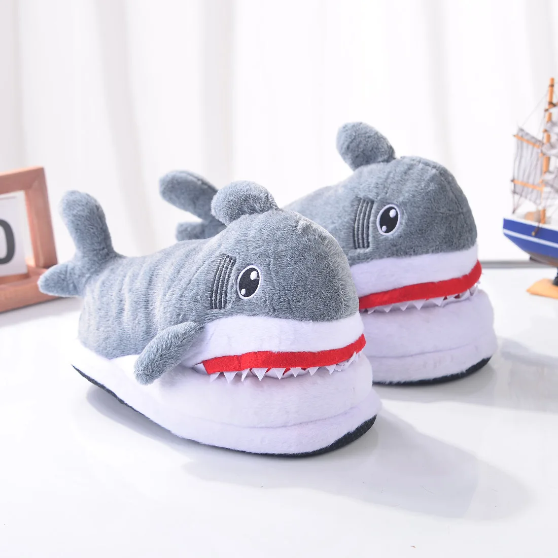 

2022 Winter Shark Slippers Suckoffsrk Indoor Home Slippers Couple Thick Bottom Funny Tiger Plush Cotton Slippers