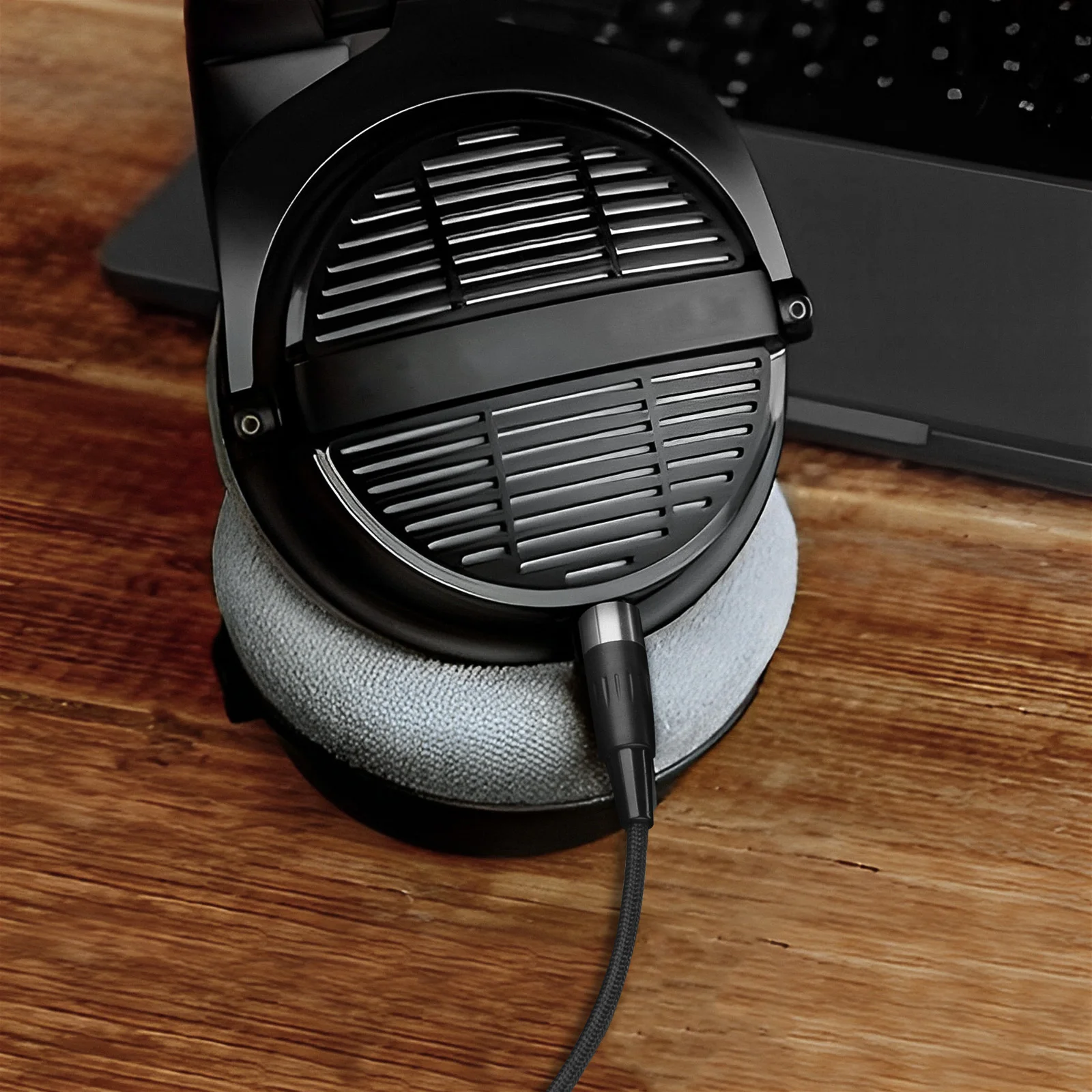 Фото Аудиокабель Geekria, совместимый с наушниками Beyerdynamic DT 900 PRO X, сменный стереошнур из плетеного нейлона 3,5 мм (6 футов / 1,7 м) №5