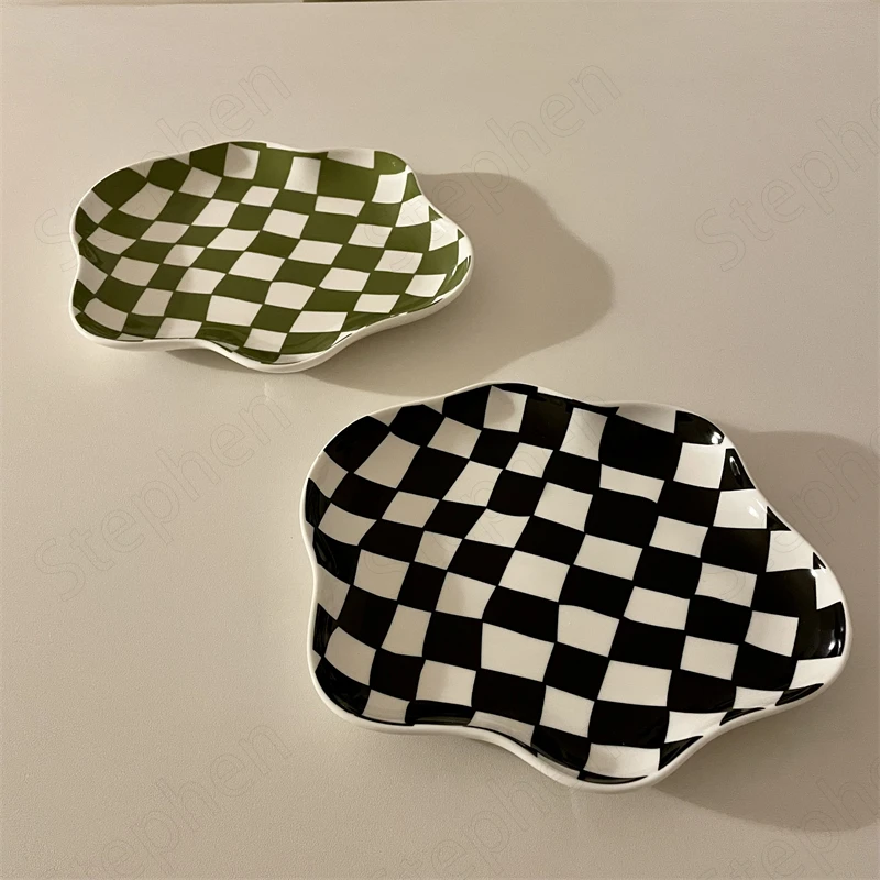 Корейская черно-белая шахматная керамическая тарелка в стиле ретро неправильной