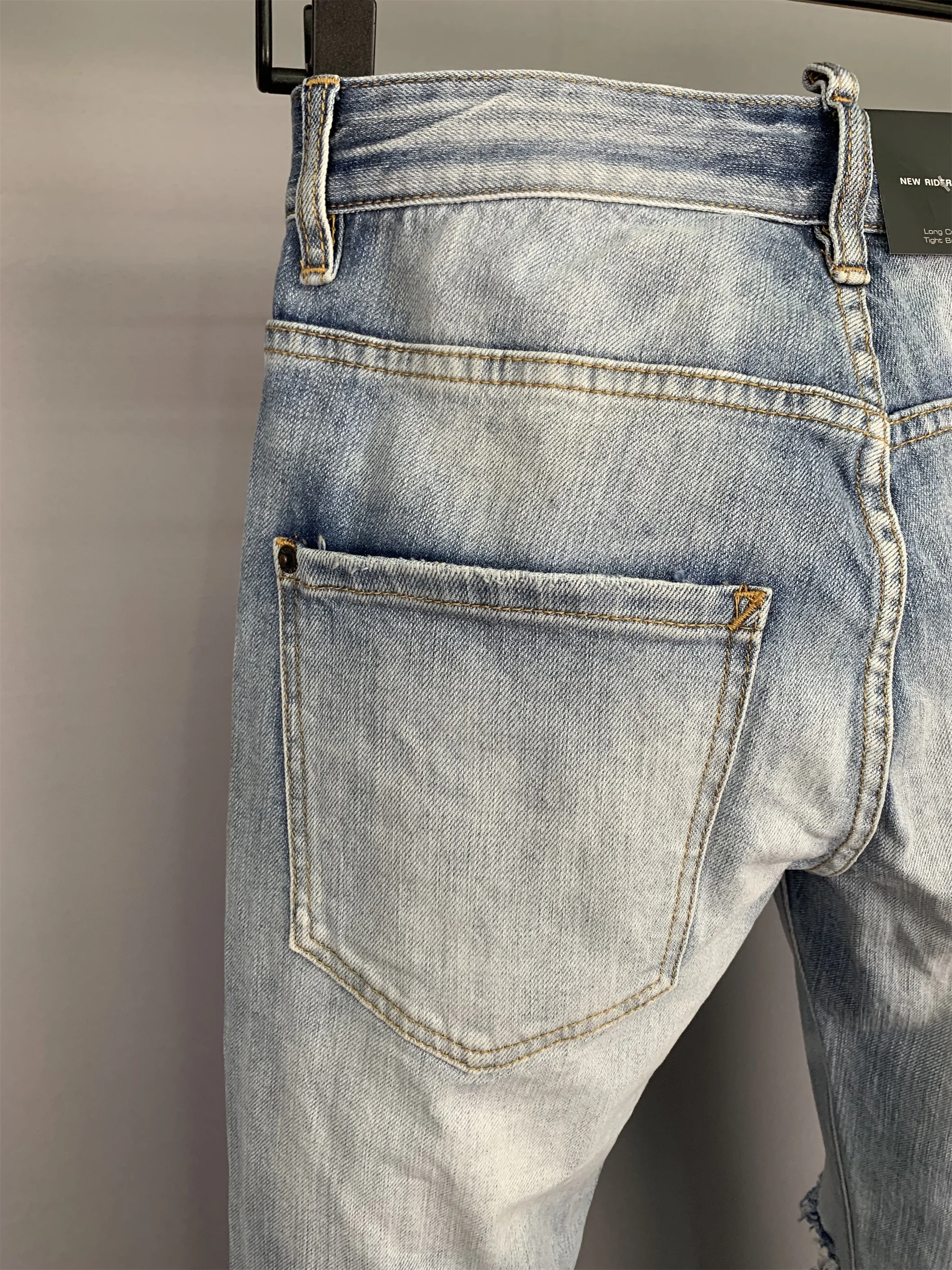 2023 New D2 Jeans Men's Jeans Fashion Slim Fit Wash Hole Patch Print Graffiti Feet