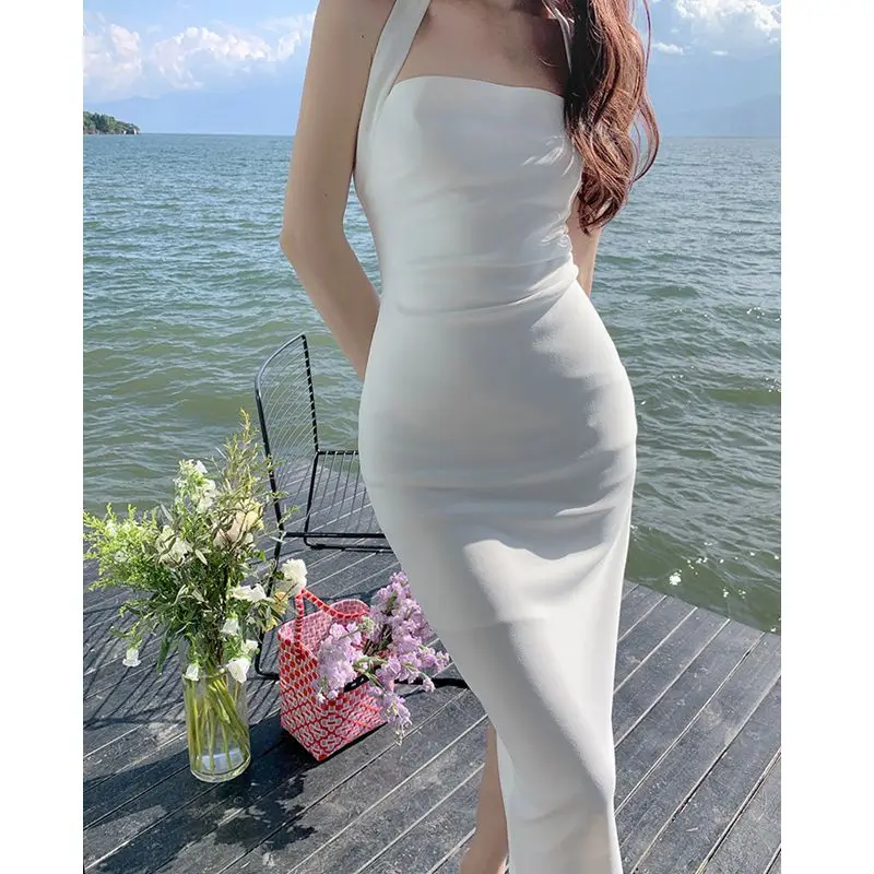 

Платье женское средней длины с лямкой на шее, элегантное облегающее однотонное белое платье без бретелек, модная летняя одежда, 2022