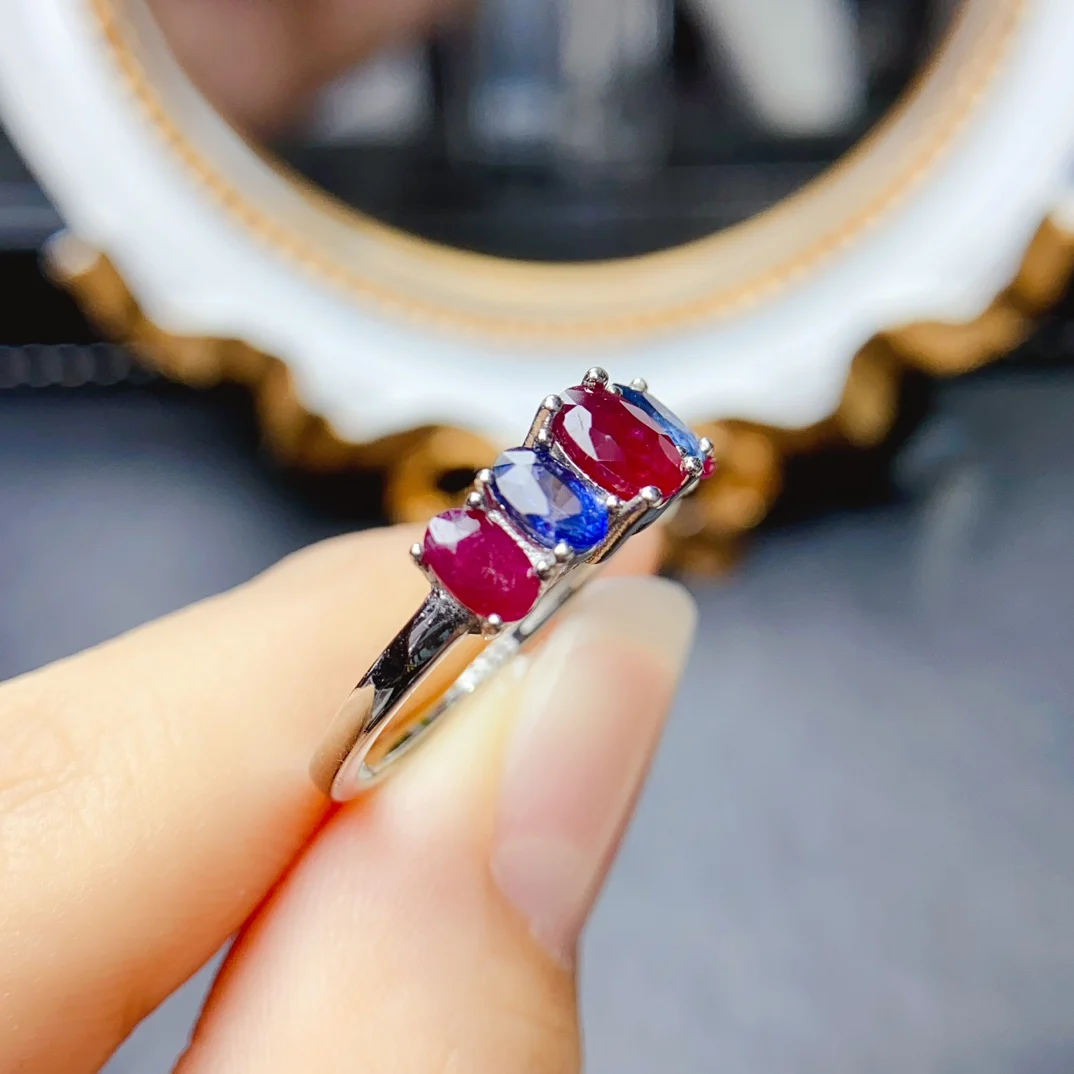 Женское кольцо из серебра 925 пробы с натуральным сапфиром 4 Х6 мм