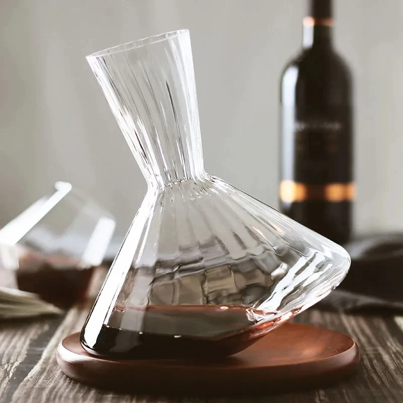 

2000Ml Tumbler Wine Decanter with Wood Tray Lead-Free Hand Blown Crystal Wine Carafe Rotating Rapid Sway Whiskey Decanter