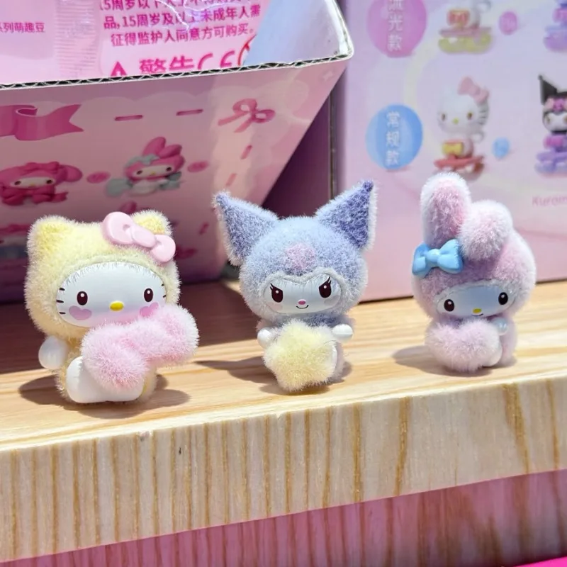 Фото Персонажи Sanrio Pochacco Cinnamoroll Kuromi Little Darling, модель игрушки, мини-слепая коробка, фигурка персонажа из мультфильма, детские игрушки №1
