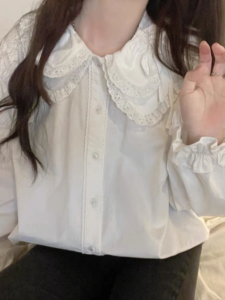 Белая женская блузка в стиле преппи с воротником Питер Пэн