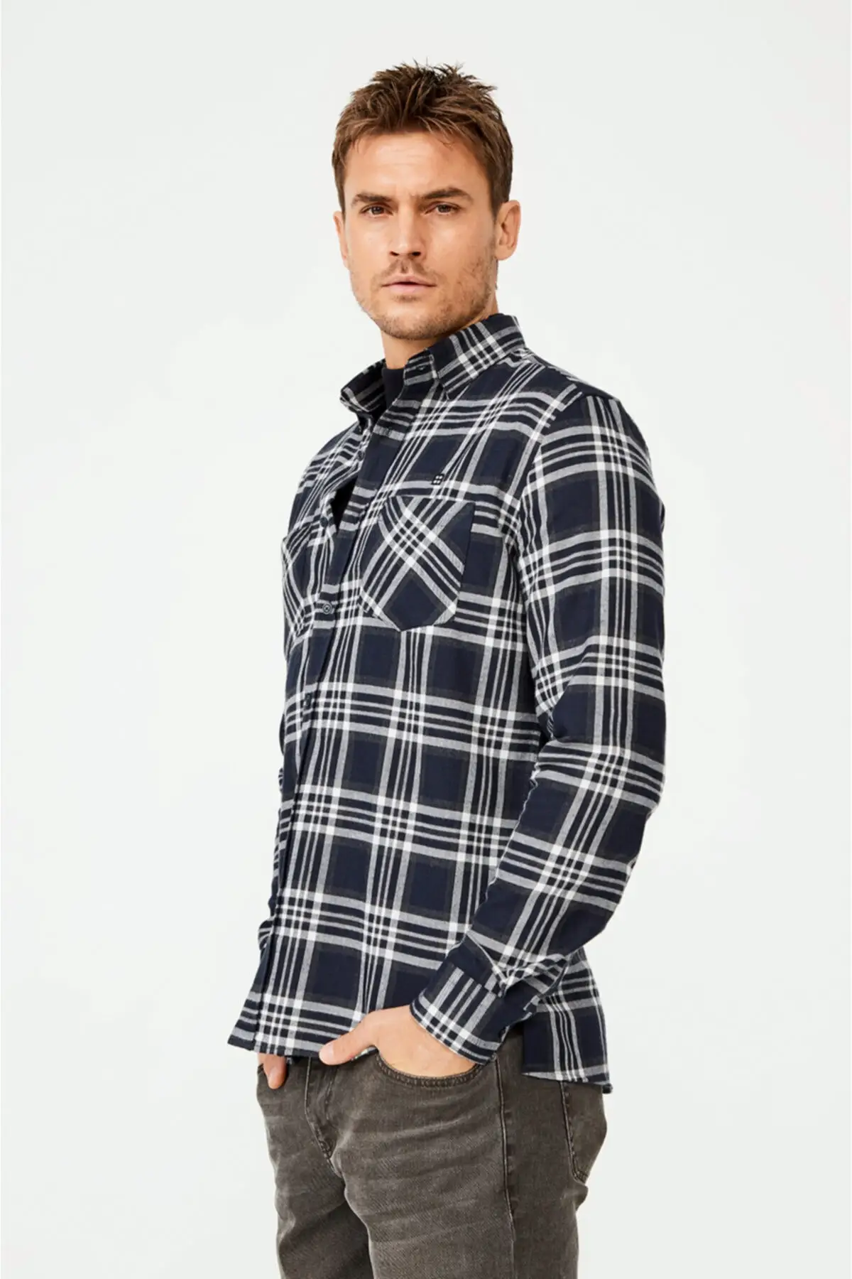 

Мужская Фланелевая рубашка в клетку, темно-синяя рубашка с английским воротником, приталенный силуэт, двойные карманы, 2019