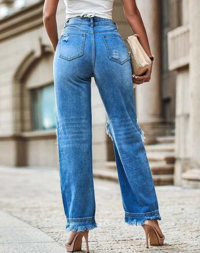 Рисунок 3 - Женские рваные джинсы