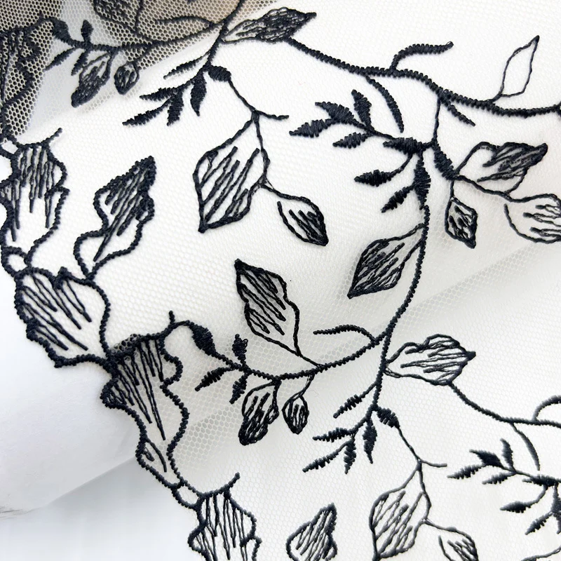 Кружевная отделка для платья с вышивкой