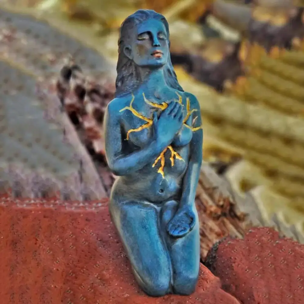 

Bright-colored Convenient Aesthetic Fine Detailed Statue Decor Solid Color Handicraft Statue Durable for Living Room