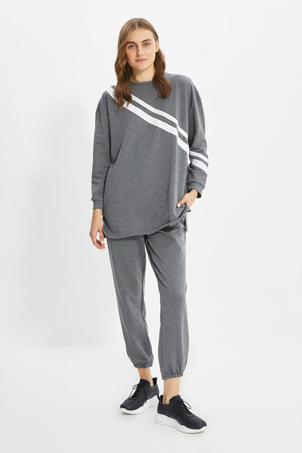 

Trendyol Knitting Tracksuit Set TCTAW22EN0010