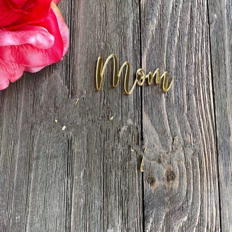 

Золотой топпер для торта "Мама" WOHLTAO