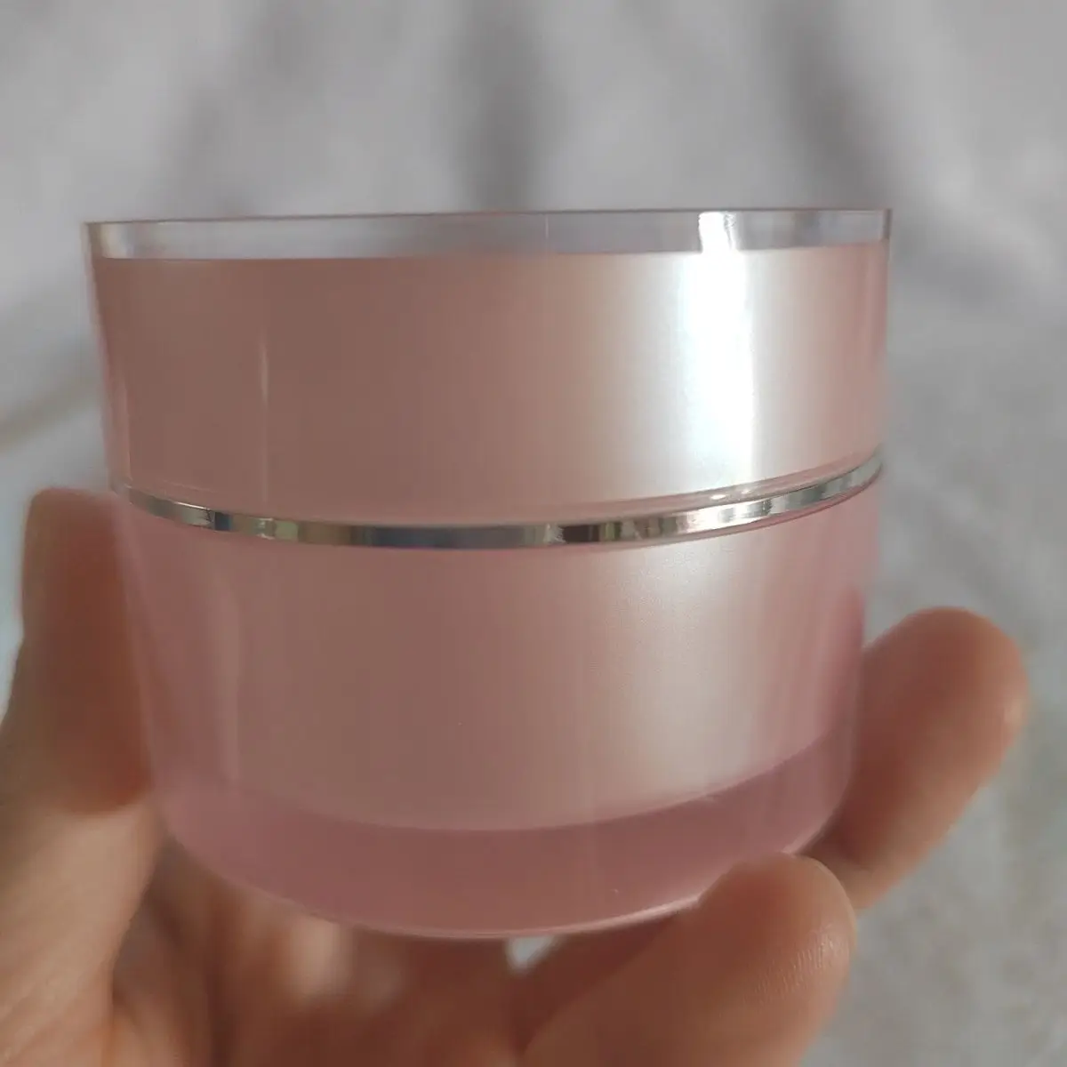 Розовая акриловая банка 50г