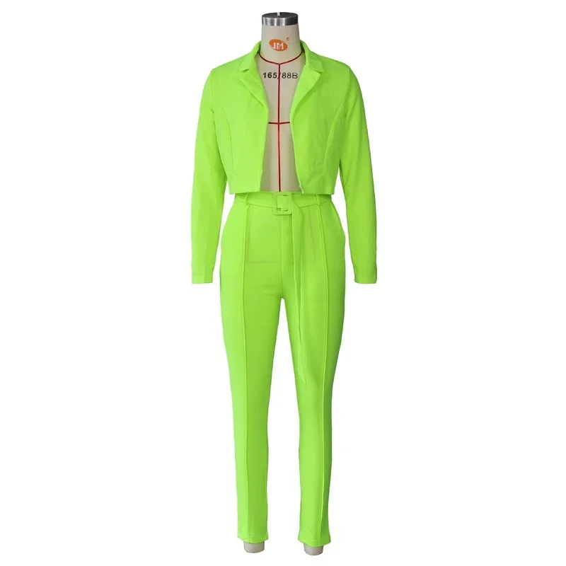 Рисунок 6 - Костюм женский короткий из блейзера