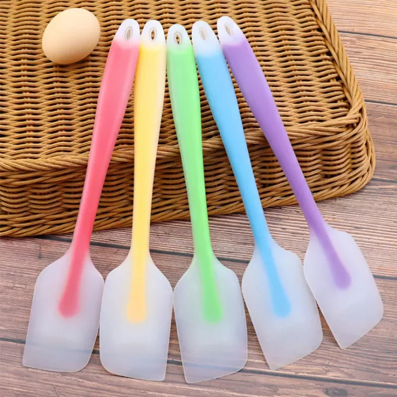 

NEW2022 Silicone Cream Baking Scraper Non Stick Butter Spatula Cutter Chocolate Smoother Heat Resistant Kitchen Pastry Tools Scr