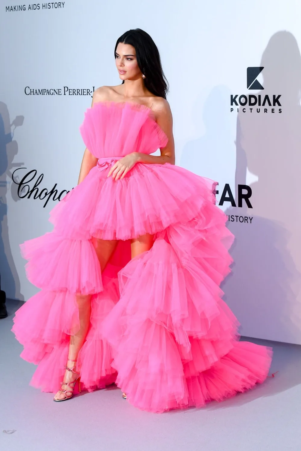 

Fuchsia Prom Dresses High Low Strapless Tiered Pleat Tulle Evening Celebrity Gowns 2022 Formal Party Dresses New