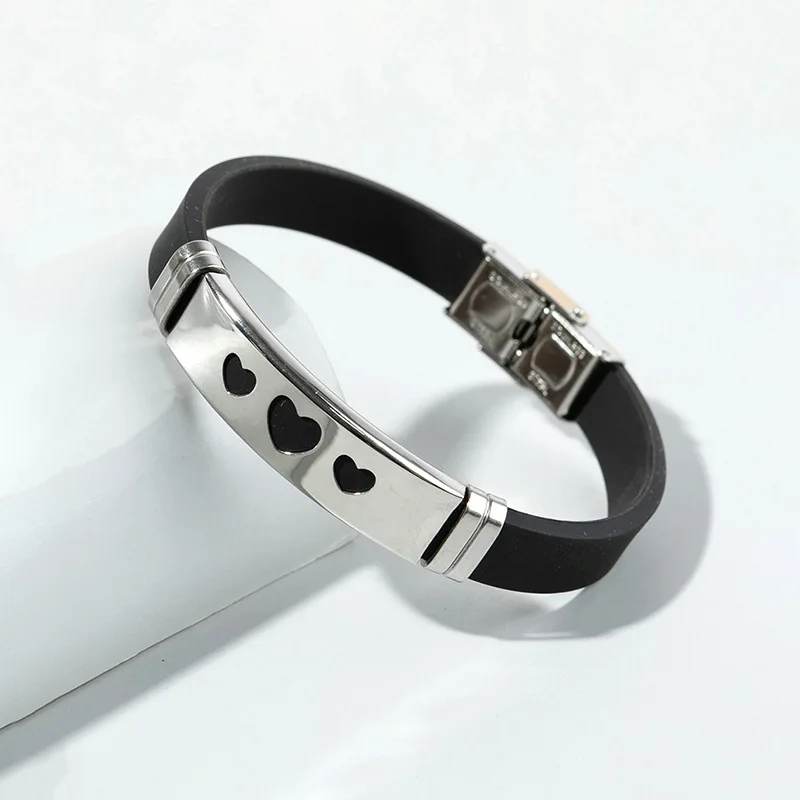 

New hot selling spring and summer men's stainless steel leather bracelet Fashion trend design leather love bracelet