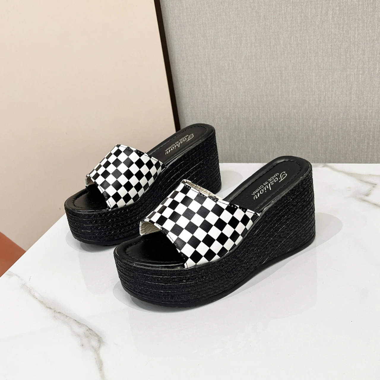 

Women's Summer Outer Wear Platform Wedge Slippers New Black White Checkered Non-slip Sandals for Woman Beach Shoes Plus Szie 43