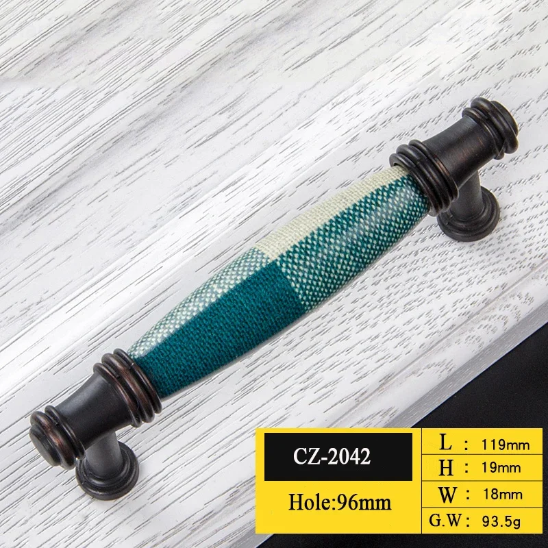 

Керамические дверные ручки Odavis