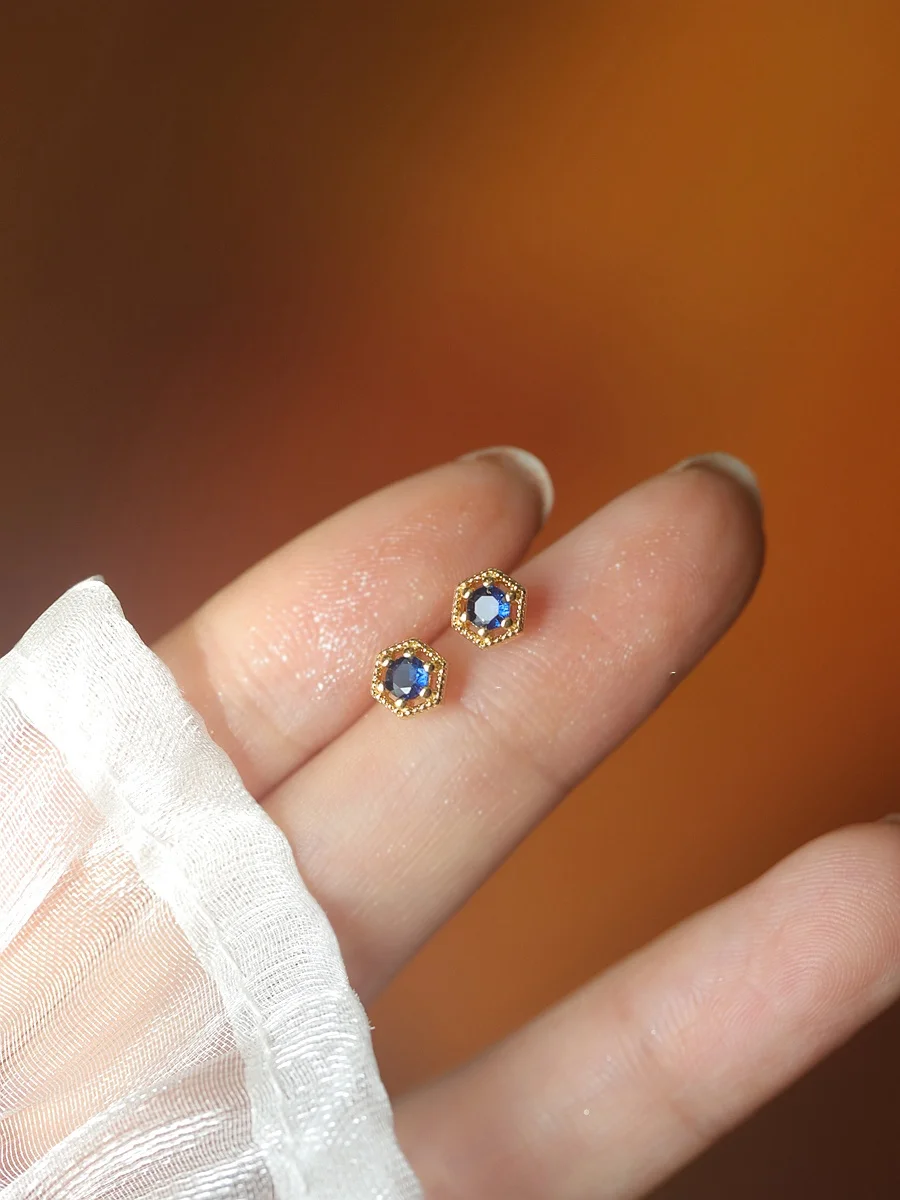 Женские серьги-гвоздики с синими бриллиантами новинка 2024 популярные