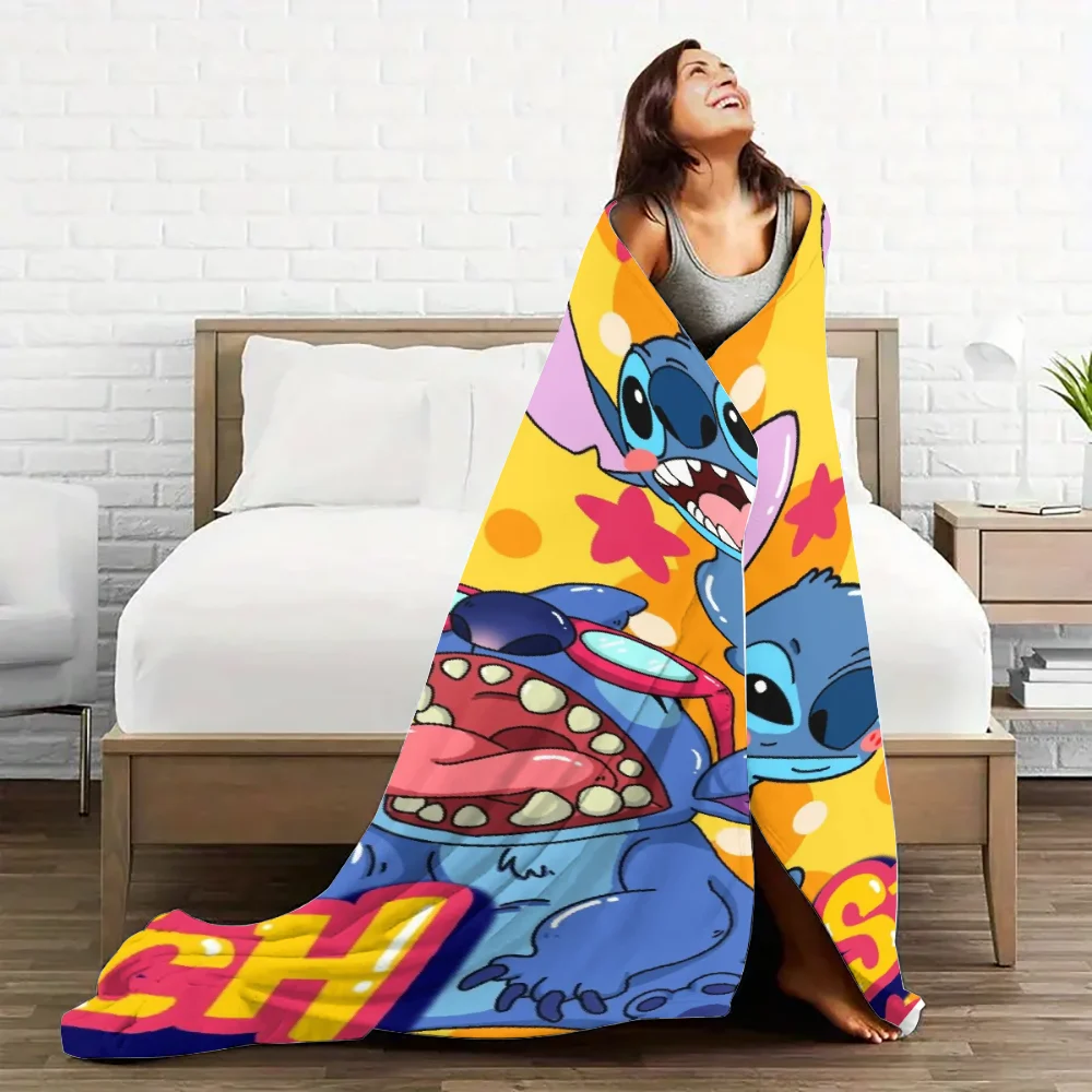 Современное полосатое одеяло Flanelle с вышивкой. Удобный полиэстер. Идеально