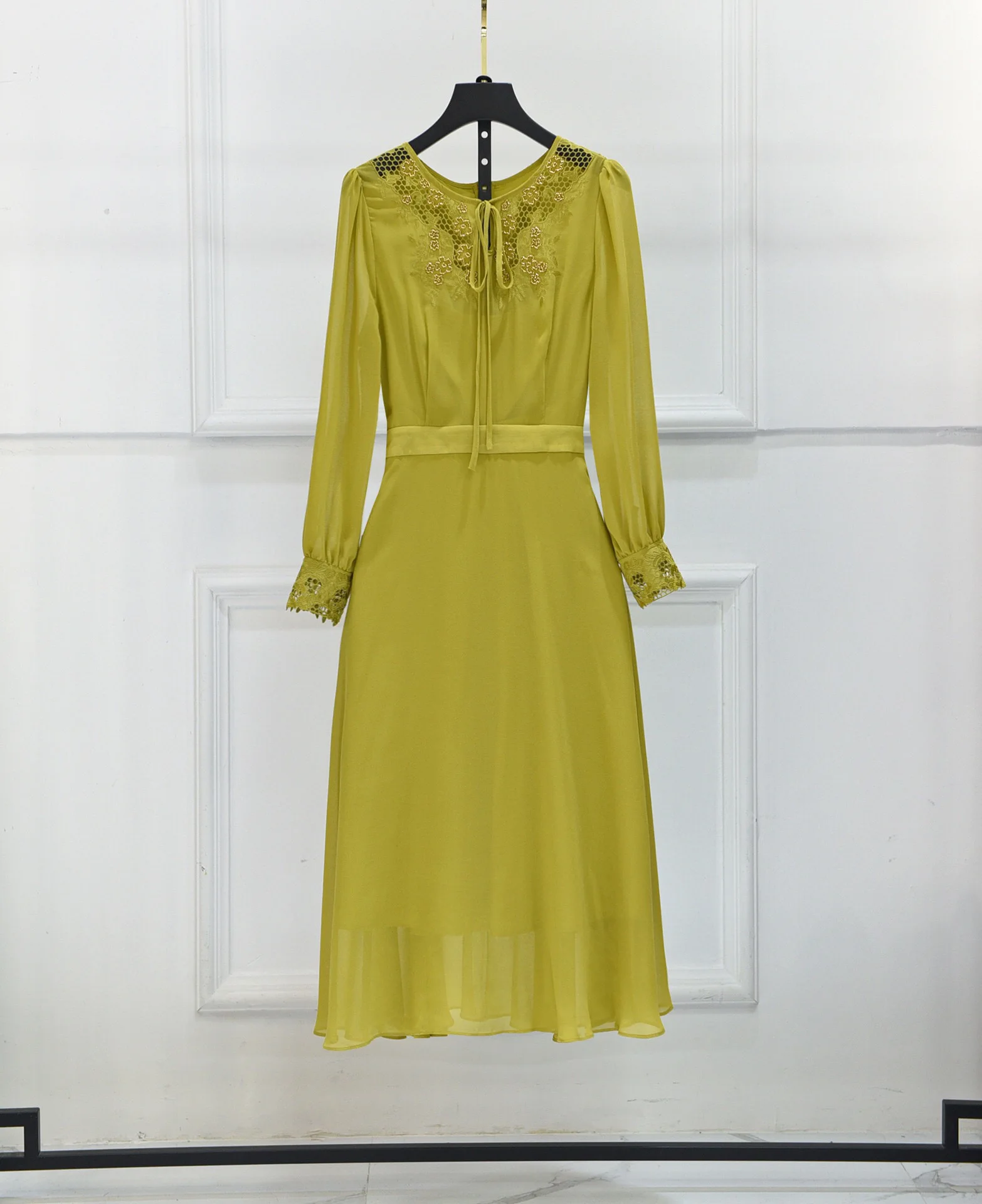 

New light ripe wind heavy industry embroidery nail beads hollowed out waist large swing mid-length dress