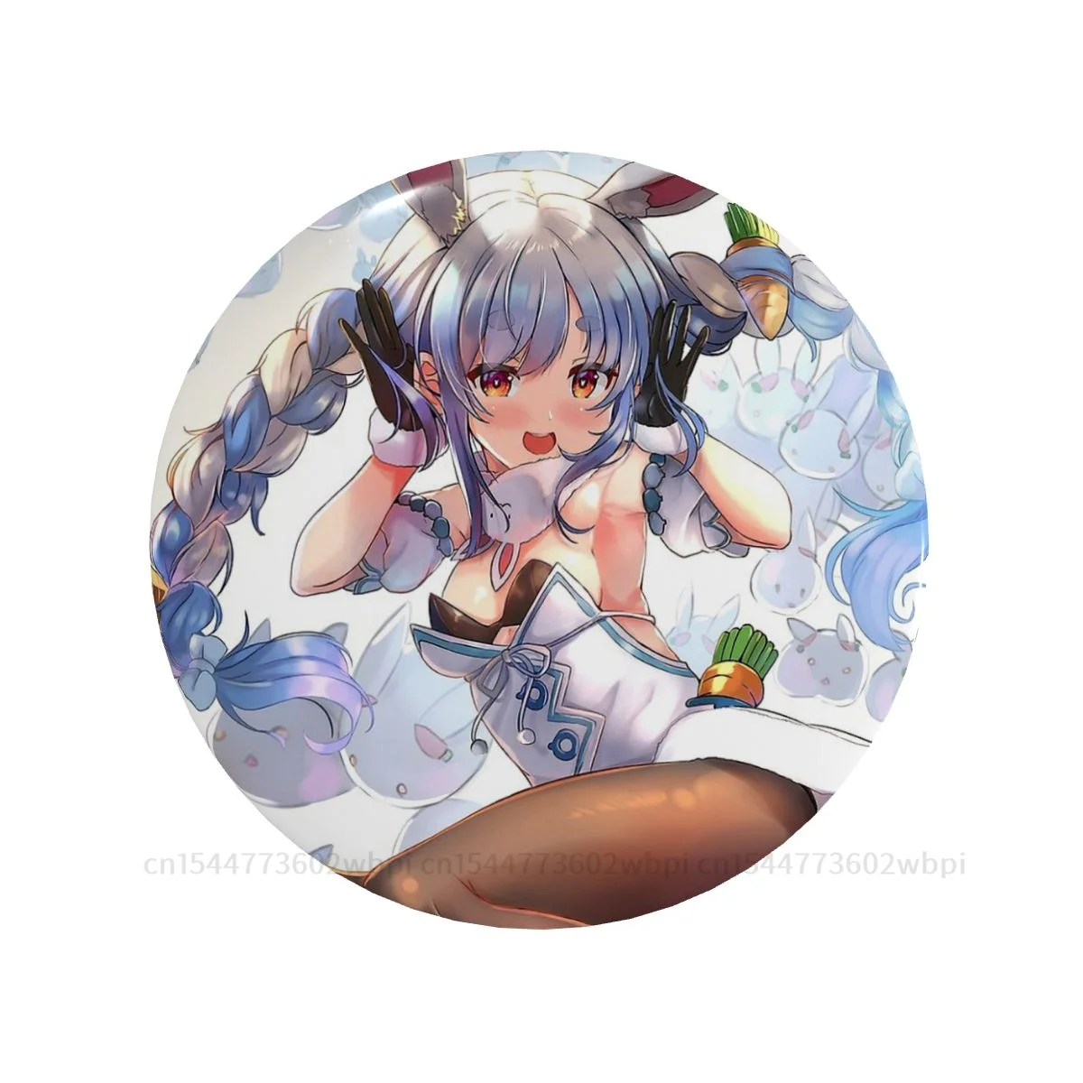 

Металлическая брошь в виде виртуального идола, с забавными мягкими пуговицами