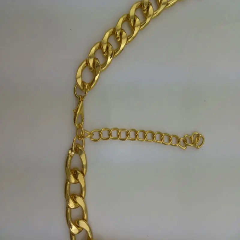 Женское и мужское ожерелье до ключиц