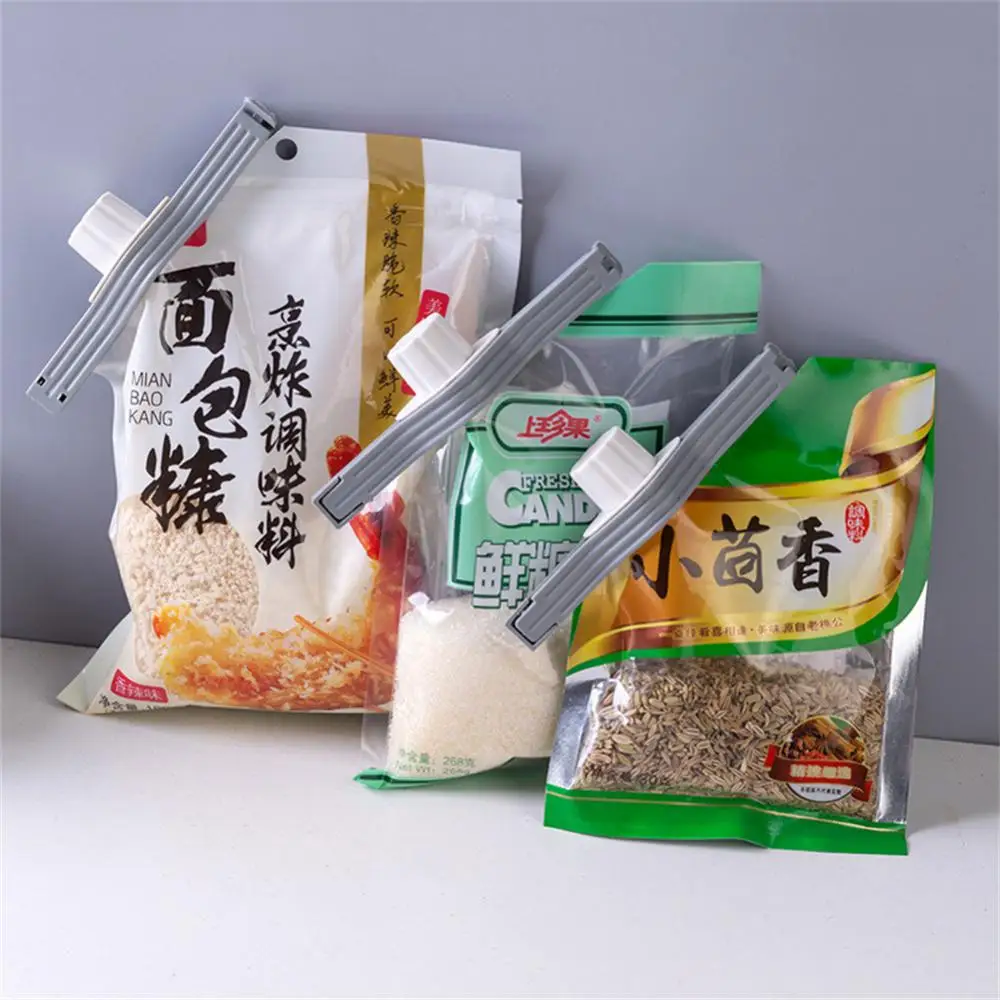 

Discharge Nozzle Clip Creative Bag Sealing Clip Preservation Food Plastic Sealing Clip Wholesale Hot Kitchen Food Milk Powder